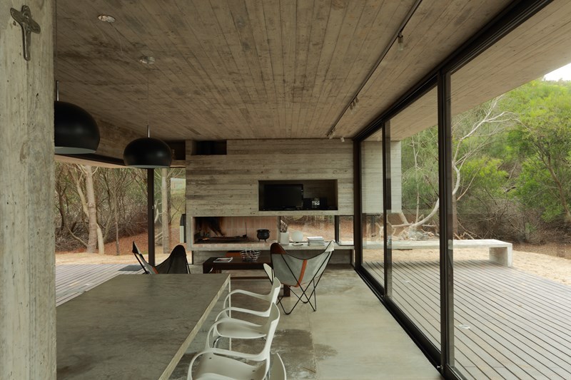 Beautiful and Inviting Carassale House by BAK Arquitects beautiful and inviting carassale house by bak arquitects 351a775