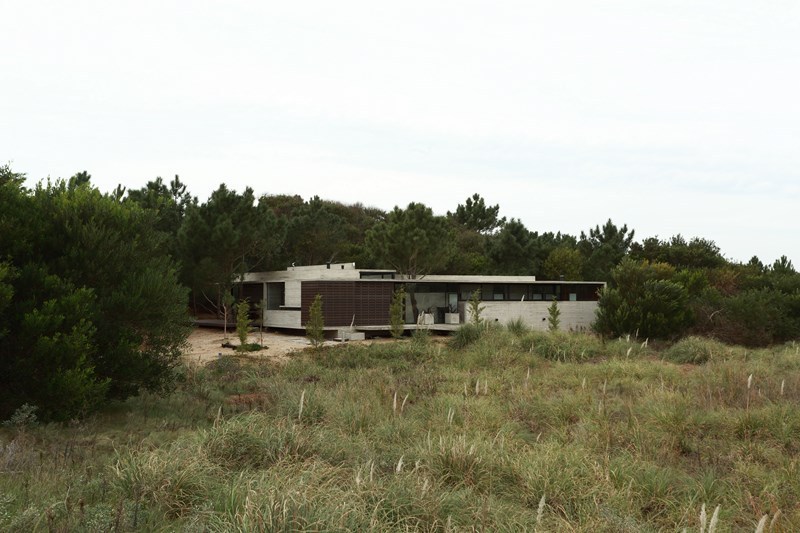 Beautiful and Inviting Carassale House by BAK Arquitects beautiful and inviting carassale house by bak arquitects 50d2502