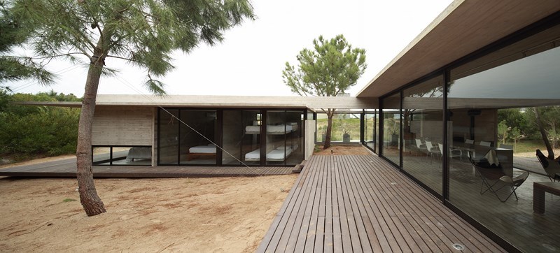 Beautiful and Inviting Carassale House by BAK Arquitects beautiful and inviting carassale house by bak arquitects 6b28f9a