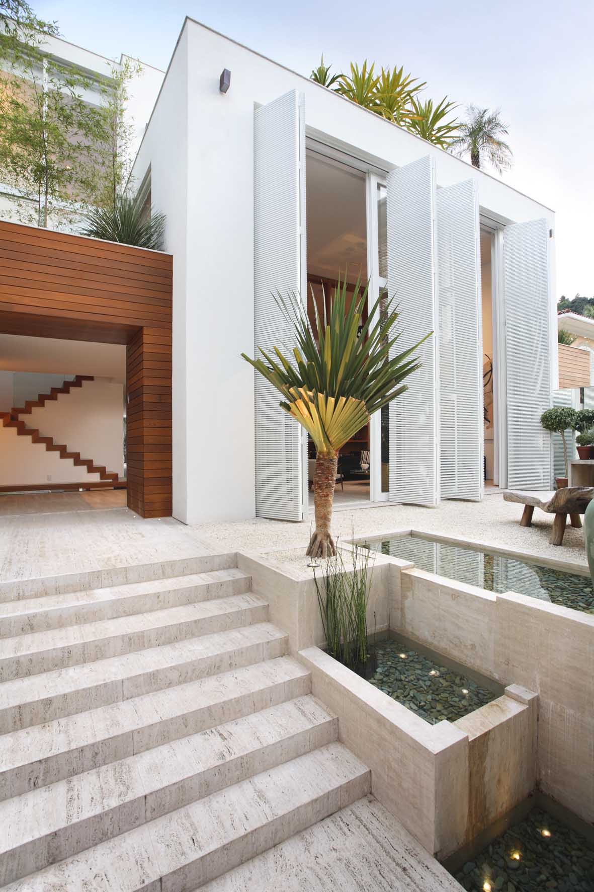 Beautiful Leblon House by Progetto Architetura & Interiores beautiful leblon house by progetto architetura interiores ab9ca82