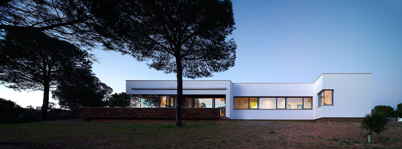 Classic Vivienda de Invierno entre los Pinos by José Manuel Peinado classic vivienda de invierno entre los pinos by jos manuel peinado 31316dc