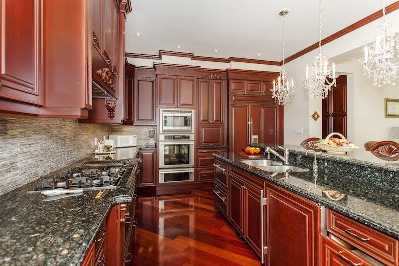 Classy And Luxurious Gated Mississauga Palace In Ontario classy and luxurious gated mississauga palace in ontario 8162f55