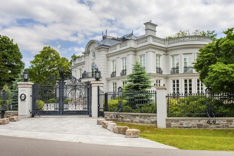 Classy And Luxurious Gated Mississauga Palace In Ontario classy and luxurious gated mississauga palace in ontario 84e0a8e