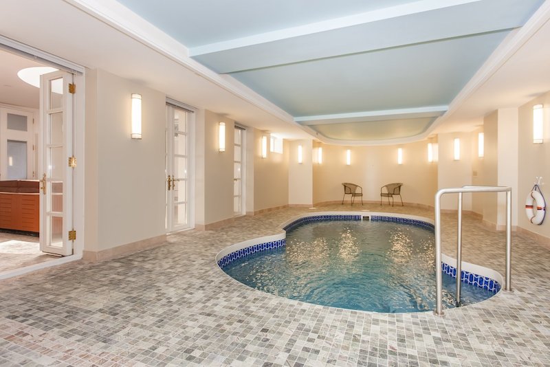 Classy And Luxurious Gated Mississauga Palace In Ontario classy and luxurious gated mississauga palace in ontario eafdd6c