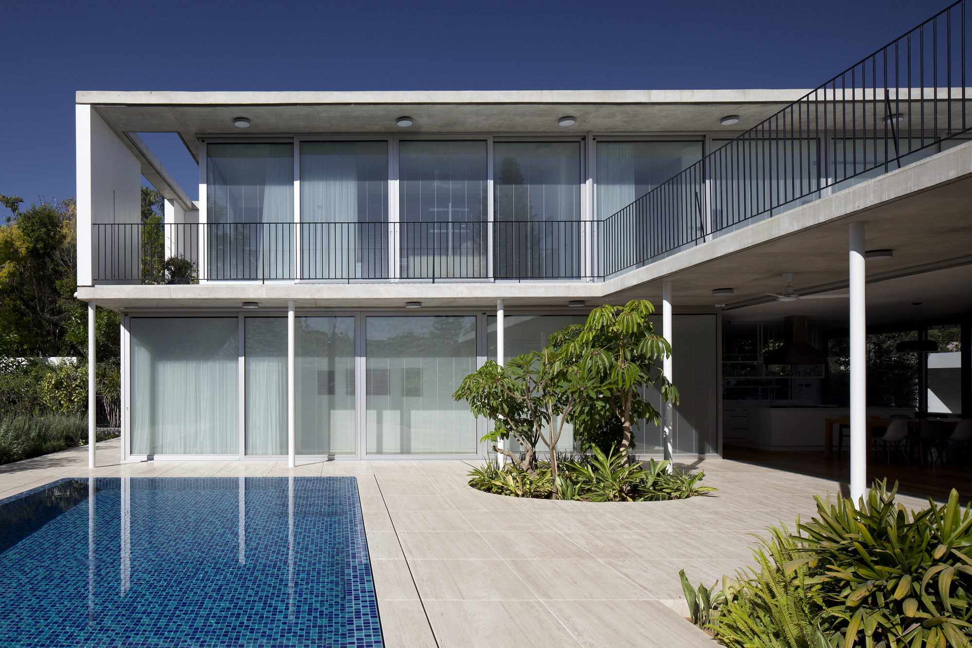 Comfortable House In Tel Aviv By Weinstein Vaadia Architects comfortable house in tel aviv by weinstein vaadia architects 84c2213