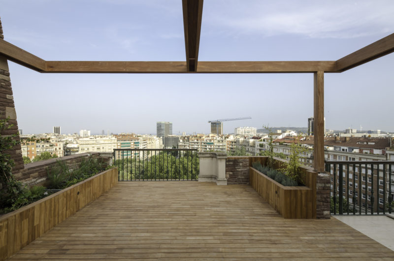 Complex Interior Restoration of an Attic Duplex by Cavaa Arquitectes complex interior restoration of an attic duplex by cavaa arquitectes 664832f