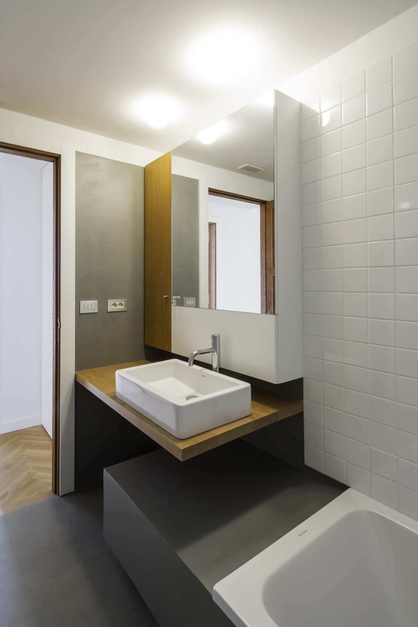 Complex Interior Restoration of an Attic Duplex by Cavaa Arquitectes complex interior restoration of an attic duplex by cavaa arquitectes 79d5ad9