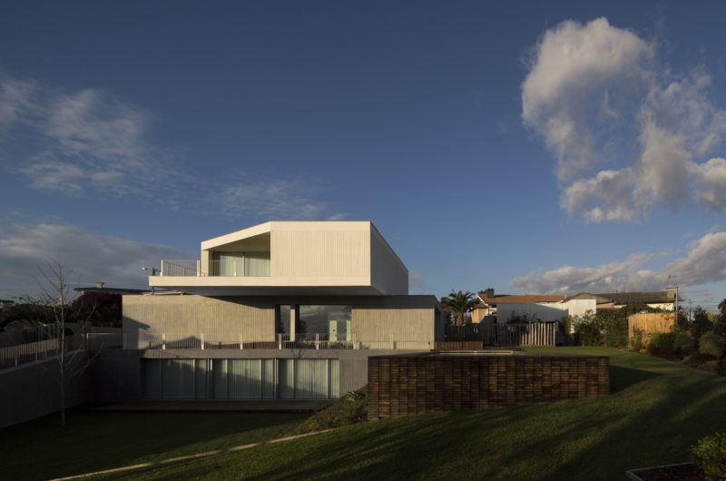 Concrete House in Travanca by Nelson Resende concrete house in travanca by nelson resende 97a36ae