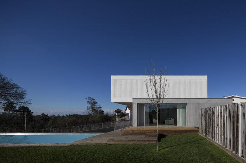 Concrete House in Travanca by Nelson Resende concrete house in travanca by nelson resende 9855347