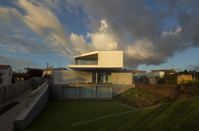 Concrete House in Travanca by Nelson Resende concrete house in travanca by nelson resende daa1610