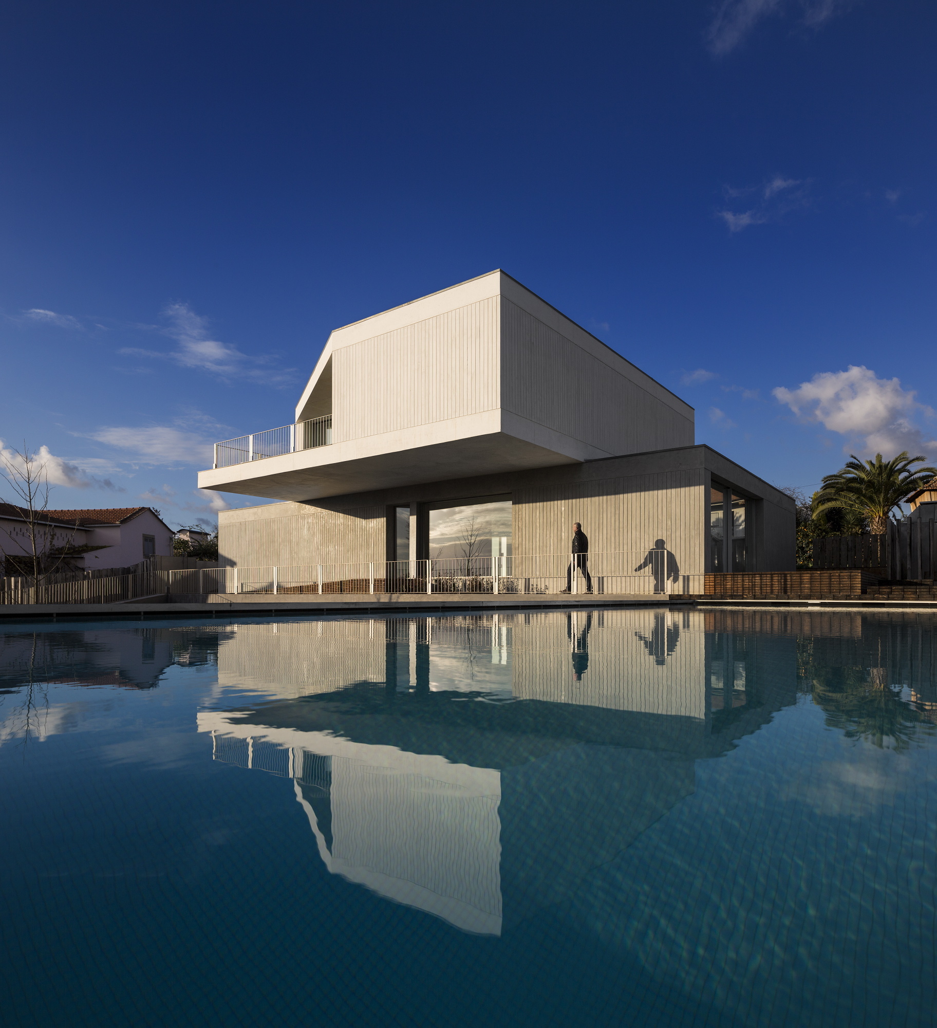 Concrete House in Travanca by Nelson Resende concrete house in travanca by nelson resende e81bc4a