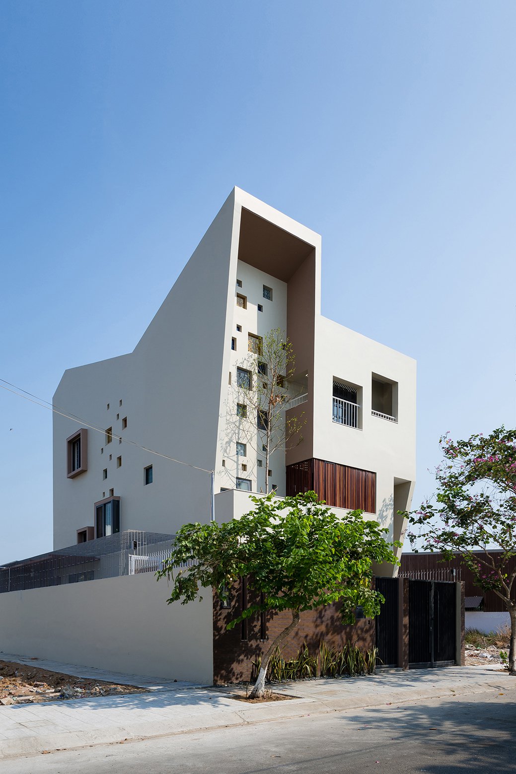 Contemporary 2H House In Ho Chi Minh, Vietnam contemporary 2h house in ho chi minh vietnam aceb6b9