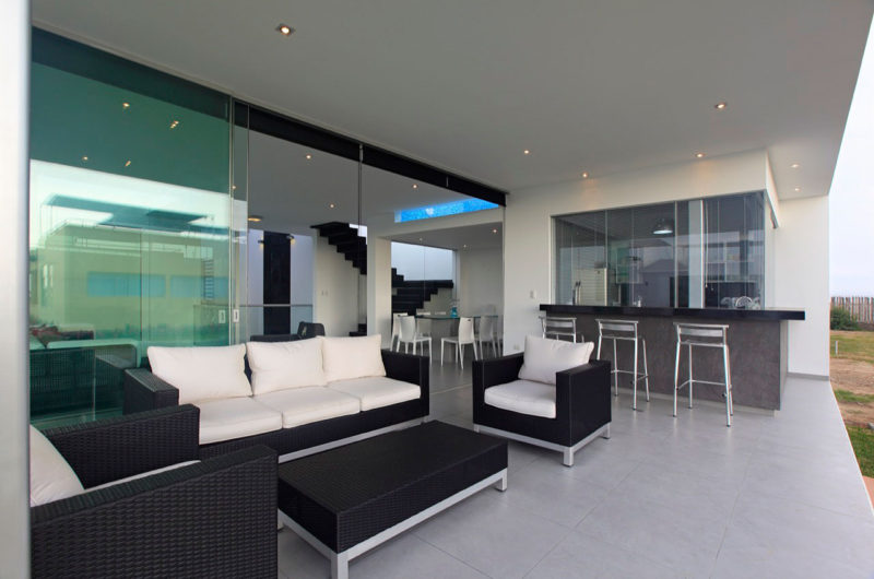 Contemporary Casa V2 in Playa Las Gaviotas, Peru contemporary casa v2 in playa las gaviotas peru 685a828