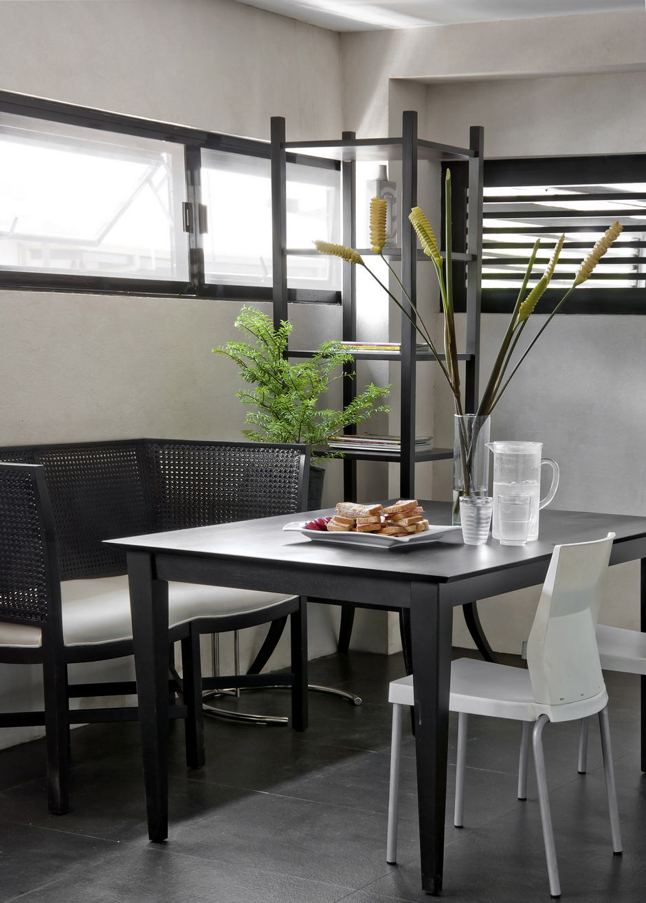 Contemporary Courtyard House by Buensalido Architects contemporary courtyard house by buensalido architects 97e8725