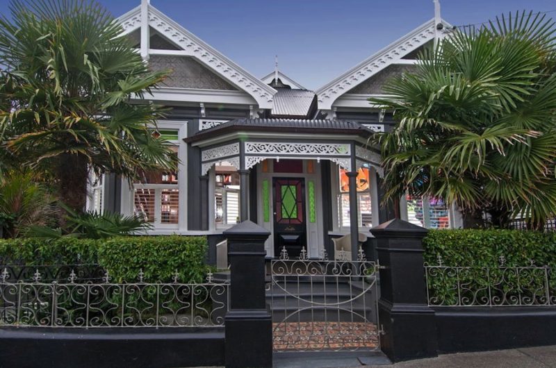 Contemporary Hollywood Glamour in New Zealand Auction contemporary hollywood glamour in new zealand auction 656c57e