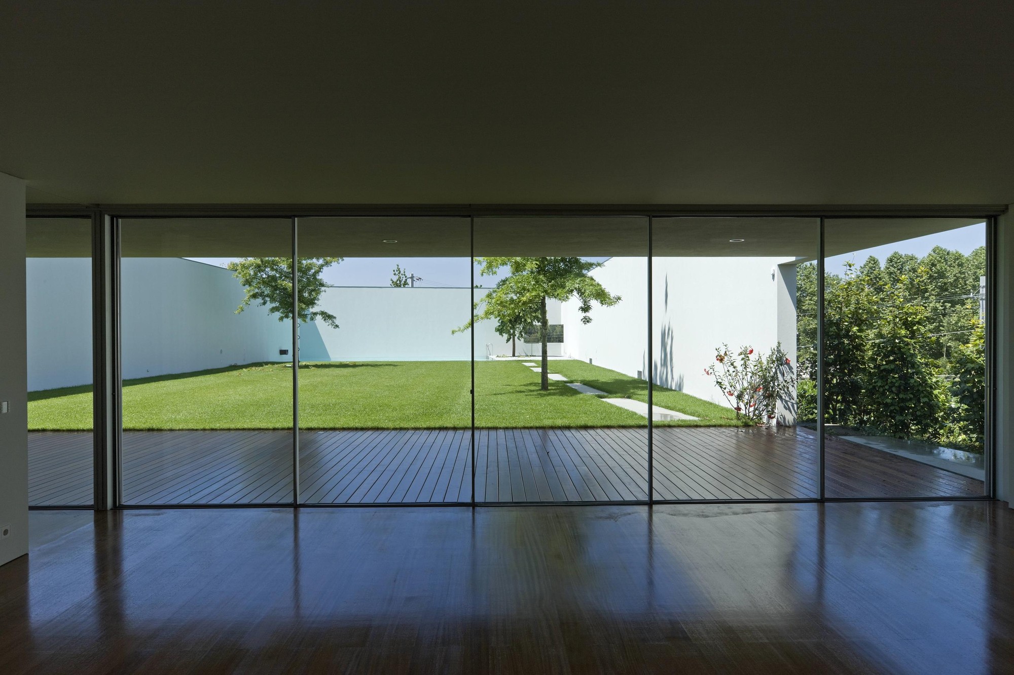 Contemporary Home In Maia, Portugal contemporary home in maia portugal 22dbd72