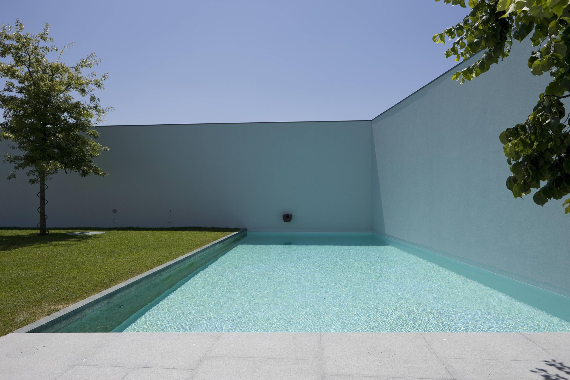 Contemporary Home In Maia, Portugal contemporary home in maia portugal 3b538e1