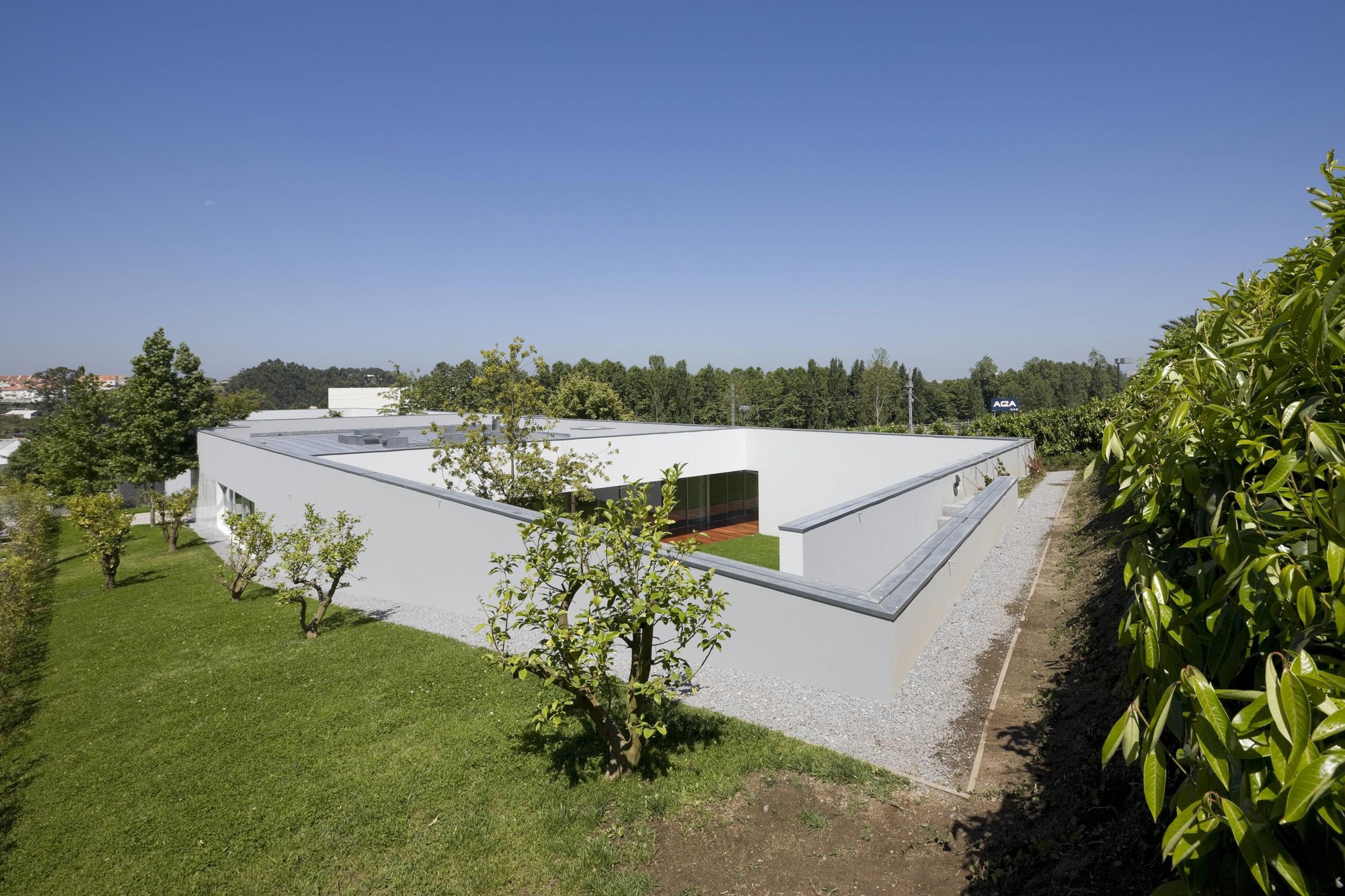 Contemporary Home In Maia, Portugal contemporary home in maia portugal 5ec7160