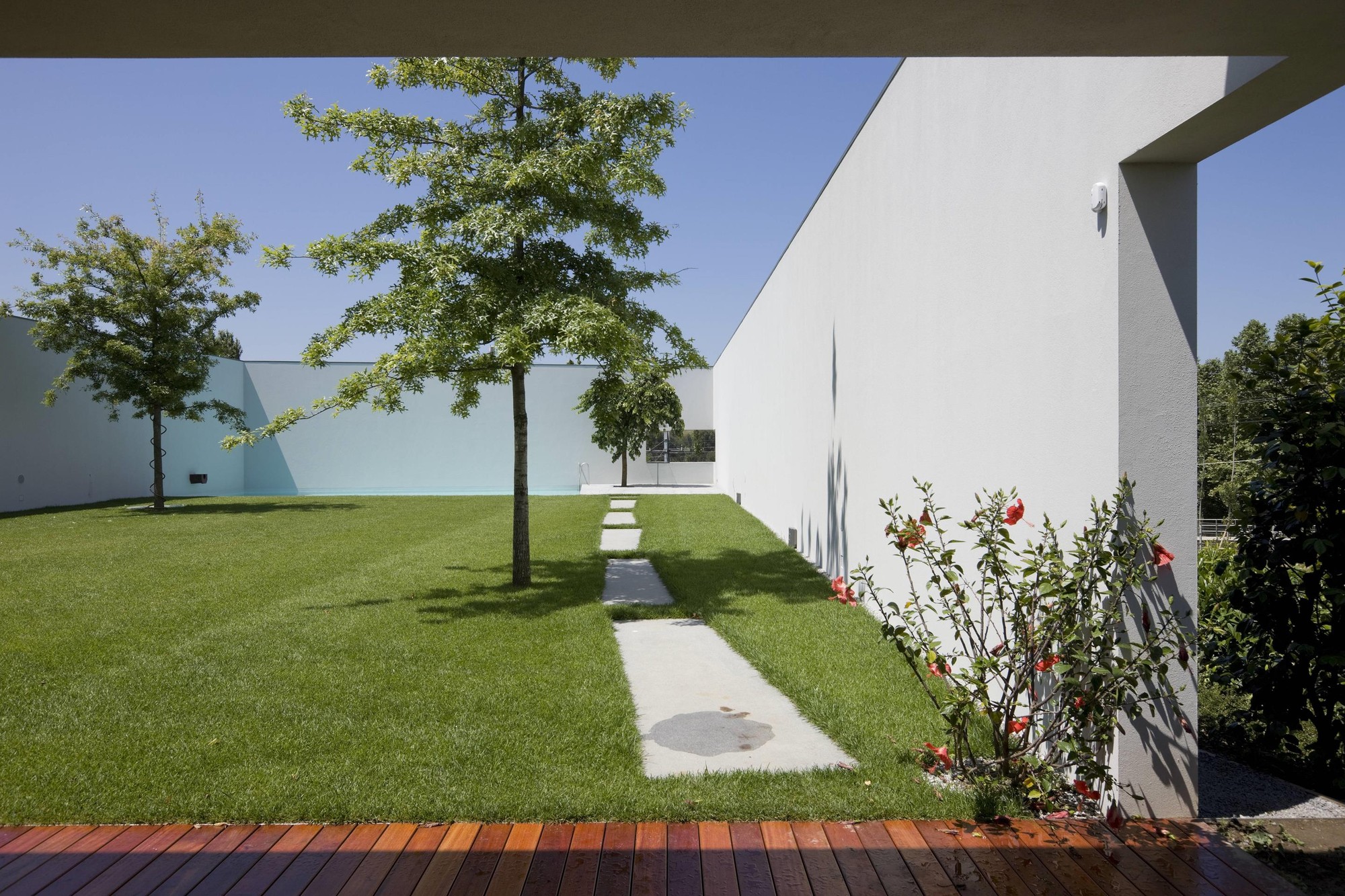 Contemporary Home In Maia, Portugal contemporary home in maia portugal 7810399