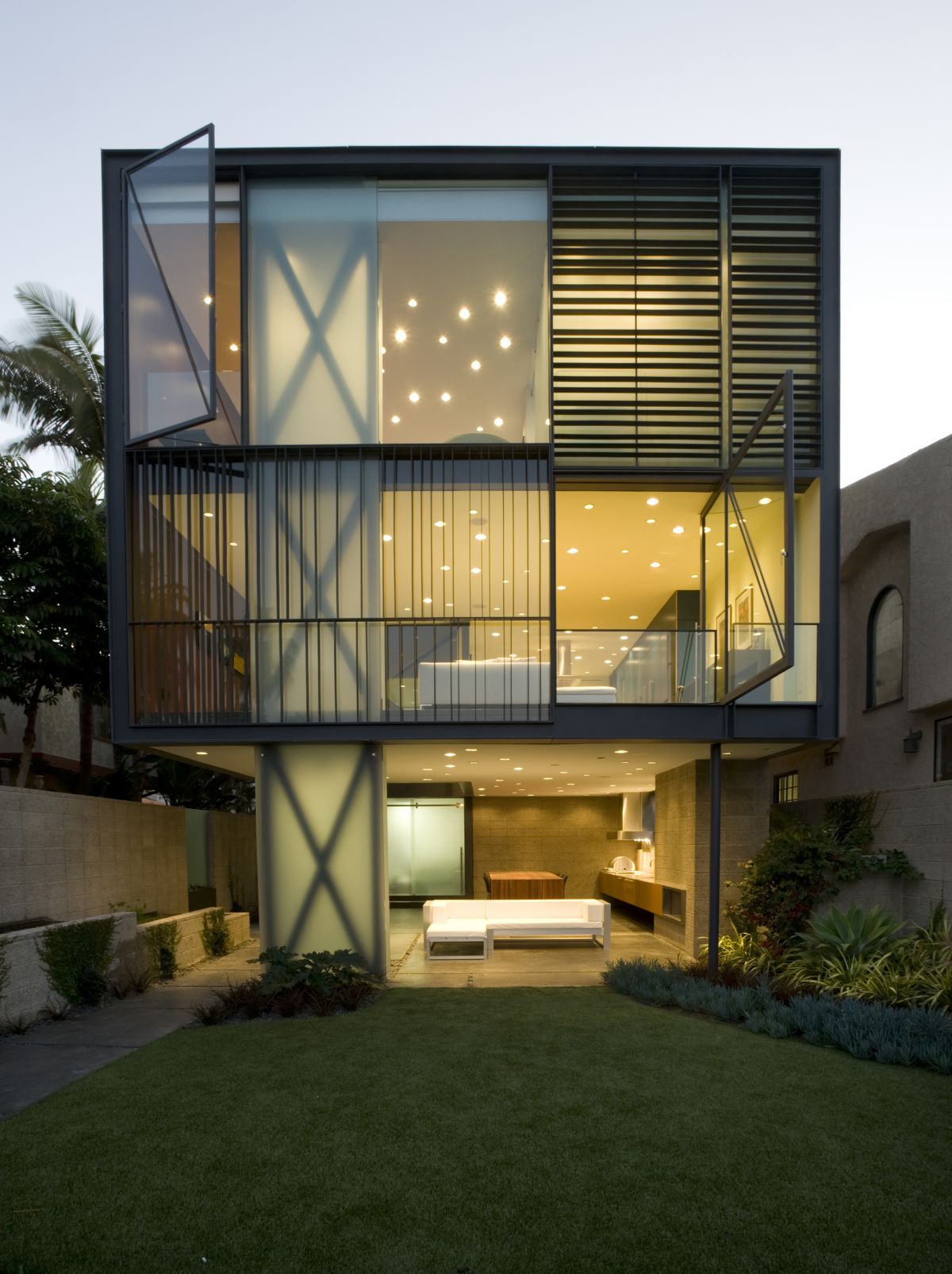 Contemporary Hover House In Los Angeles, California contemporary hover house in los angeles california 3f58d6c
