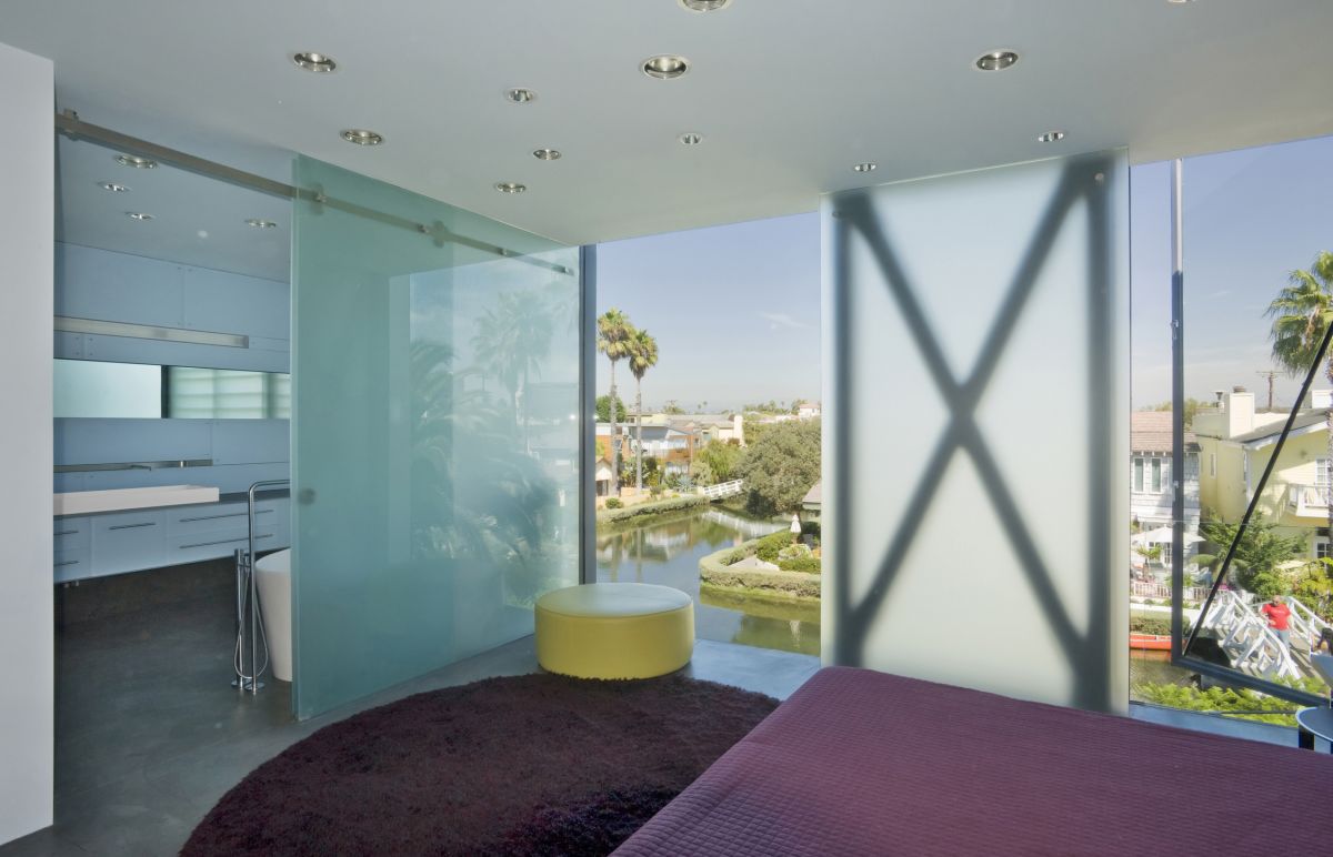 Contemporary Hover House In Los Angeles, California contemporary hover house in los angeles california 4315250