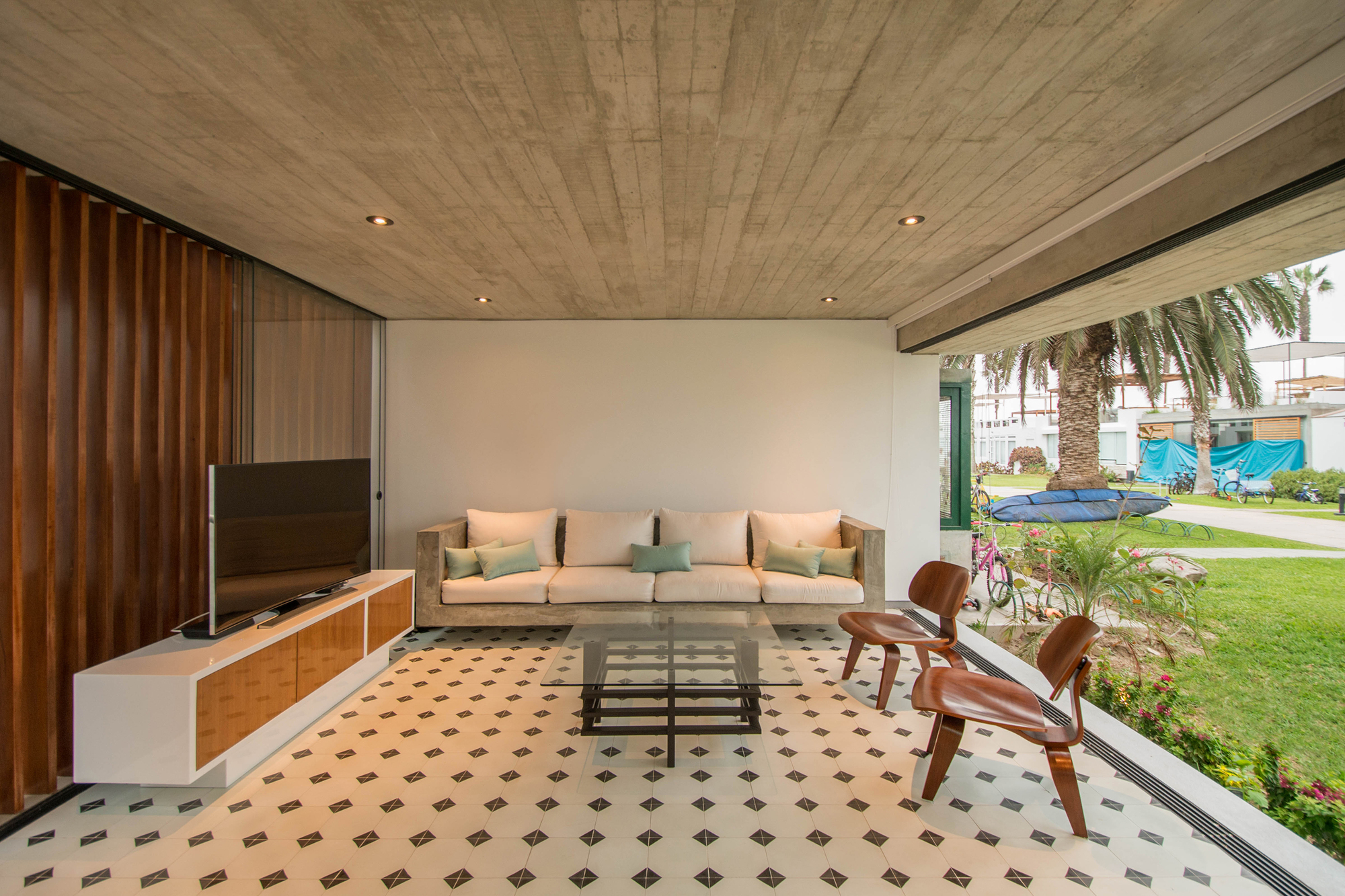 Contemporary S House In Asia District, Peru contemporary s house in asia district peru 58b84e2