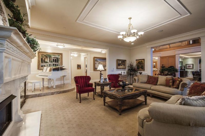 Eccentric Sandy Family Estate eccentric sandy family estate 13460f4