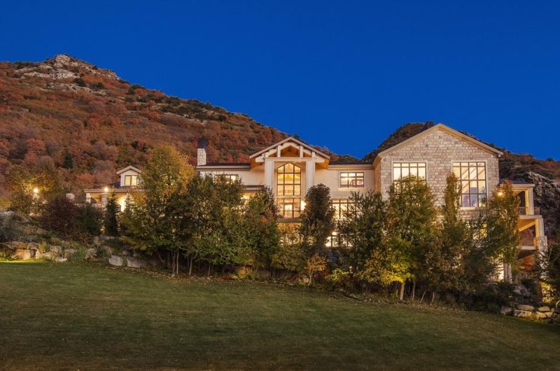 Eccentric Sandy Family Estate eccentric sandy family estate 3e75d57