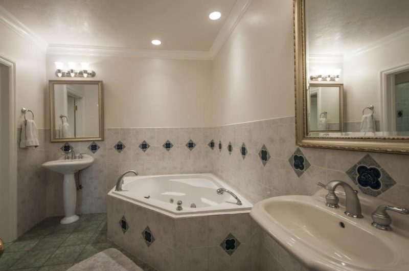 Eccentric Sandy Family Estate eccentric sandy family estate 8cbb56f