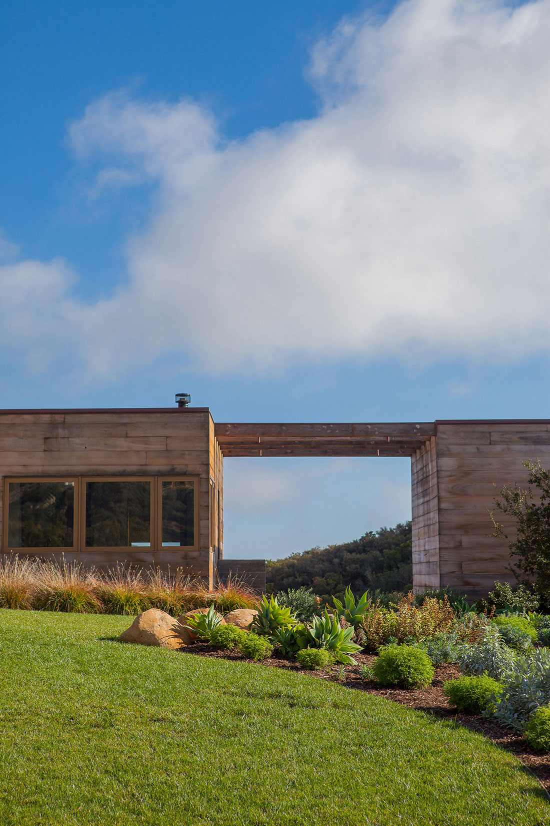 Elegant Toro Canyon House In California, USA elegant toro canyon house in california usa 5b1e542