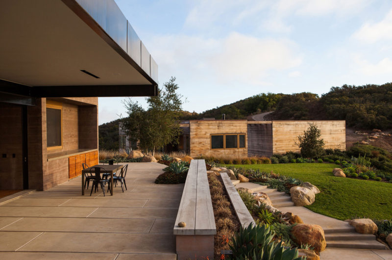 Elegant Toro Canyon House In California, USA elegant toro canyon house in california usa 93f741e