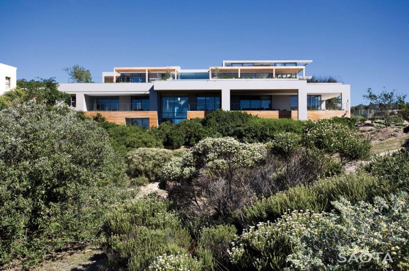 Expansive Plett 6541+2 residence by SAOTA expansive plett 65412 residence by saota 23a248f