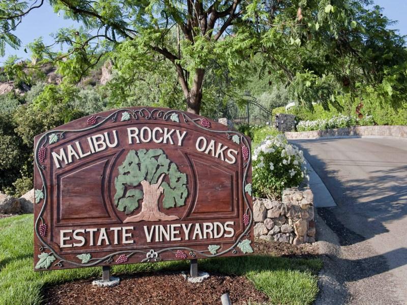Fabulous Malibu Rocky Oaks Estate in California fabulous malibu rocky oaks estate in california a057711