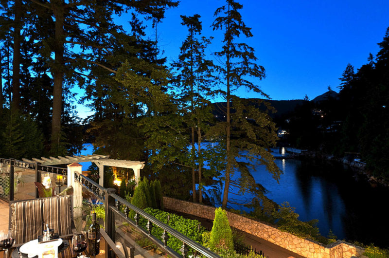 Family Residence with Semi-Waterfront in West Vancouver family residence with semi waterfront in west vancouver 0951841
