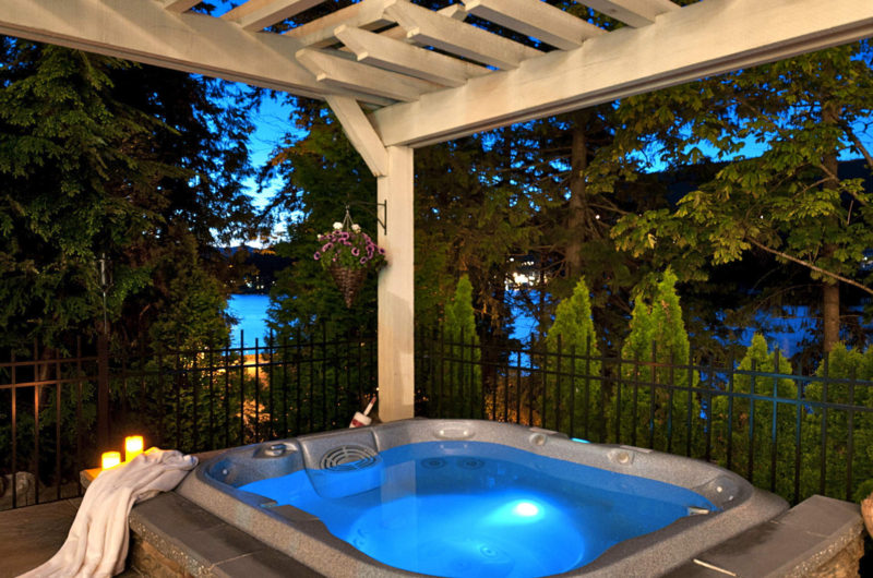 Family Residence with Semi-Waterfront in West Vancouver family residence with semi waterfront in west vancouver b906806