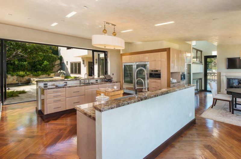 Fancy Prime Estate Atop Billionaire's Beach in Malibu fancy prime estate atop billionaires beach in malibu 1d96985