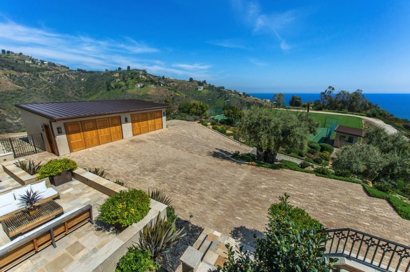 Fancy Prime Estate Atop Billionaire's Beach in Malibu fancy prime estate atop billionaires beach in malibu 41ee301