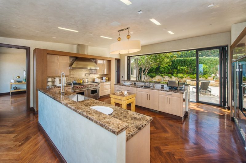 Fancy Prime Estate Atop Billionaire's Beach in Malibu fancy prime estate atop billionaires beach in malibu 5fefbf4