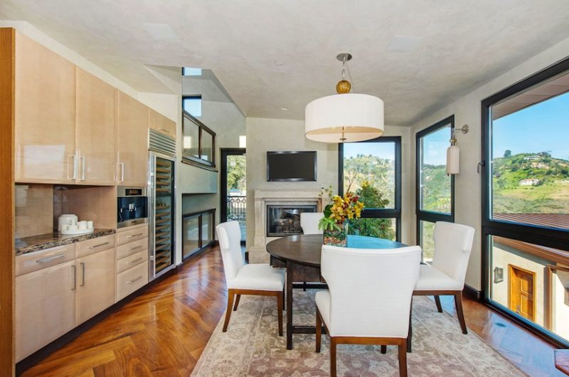 Fancy Prime Estate Atop Billionaire's Beach in Malibu fancy prime estate atop billionaires beach in malibu 673d454