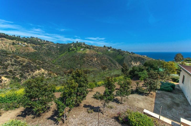 Fancy Prime Estate Atop Billionaire's Beach in Malibu fancy prime estate atop billionaires beach in malibu 854e7a8