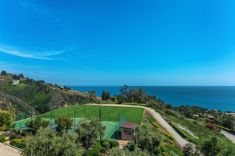 Fancy Prime Estate Atop Billionaire's Beach in Malibu fancy prime estate atop billionaires beach in malibu b74443d