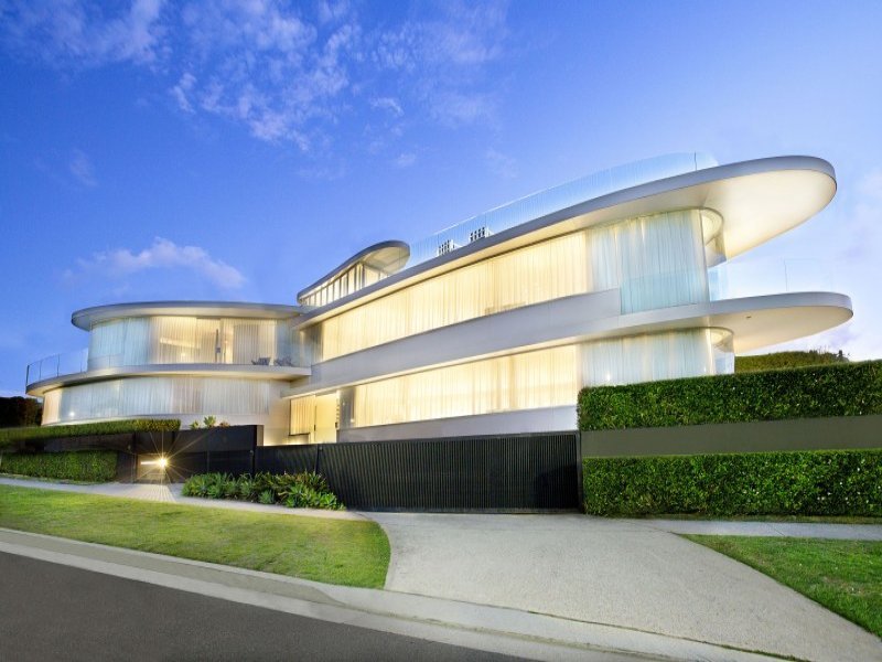 Feng-Shui-Shaped Butterfly House by Lippmann Partnership feng shui shaped butterfly house by lippmann partnership 7072f20