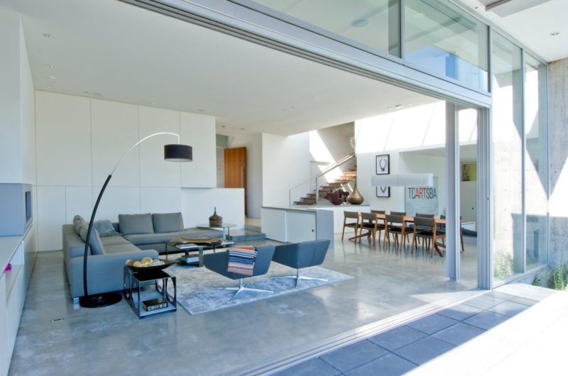 Flowing Esquimalt House by Mcleod Bovell Modern Houses flowing esquimalt house by mcleod bovell modern houses f2dbe68