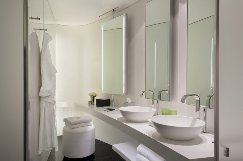 Glamorous ME Hotel by Foster and Partners glamorous me hotel by foster and partners 59d2d48