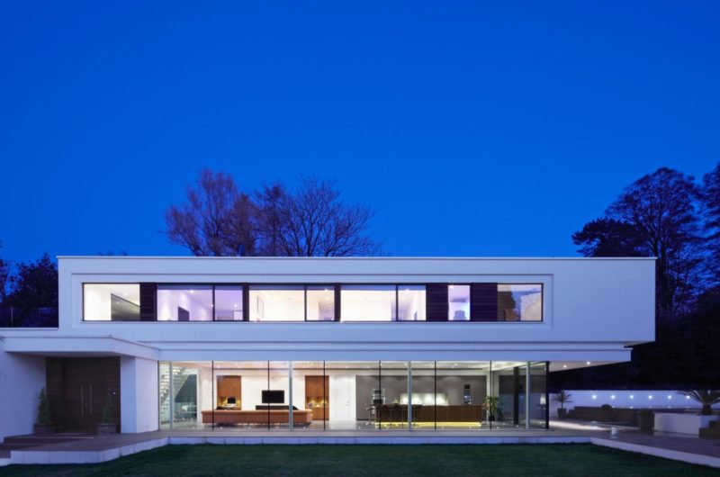 Glazed White Lodge by Dyer Grimes Architects glazed white lodge by dyer grimes architects 50348c7