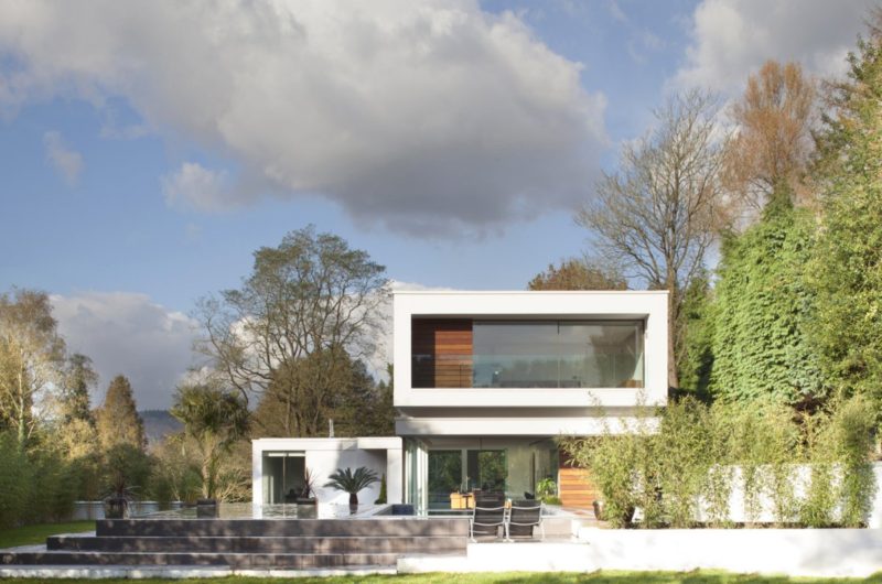 Glazed White Lodge by Dyer Grimes Architects glazed white lodge by dyer grimes architects c7d65d7