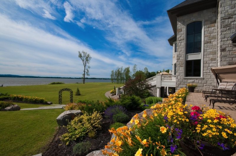 Grandiose Lake of Two Mountains Estate In Quebec, Canada grandiose lake of two mountains estate in quebec canada 2ef5166