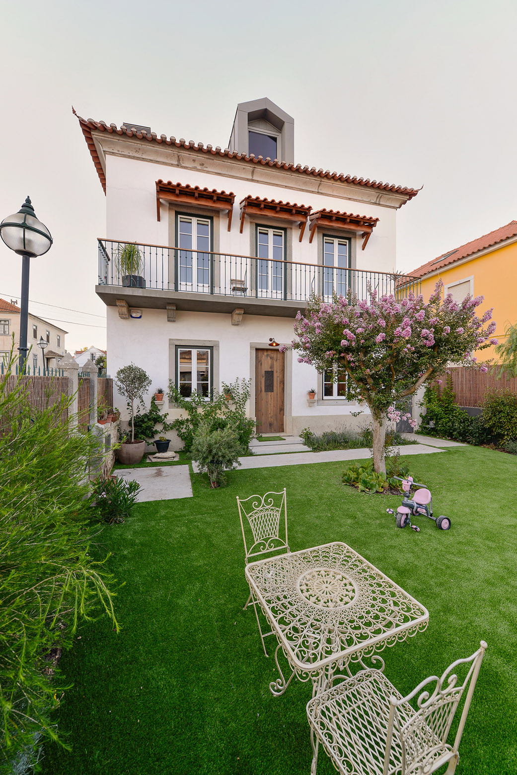 House in Estoril, Portugal By Ricardo Moreno Arquitectos house in estoril portugal by ricardo moreno arquitectos 844ec93