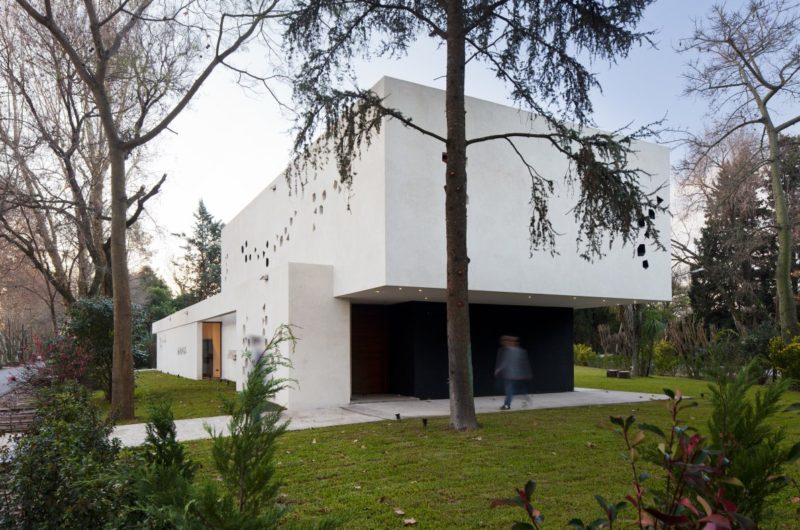 Impeccable BLLTT House by Enrique Barberis impeccable blltt house by enrique barberis 15b3db6
