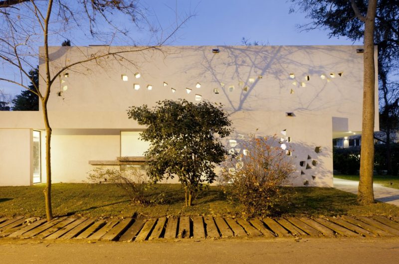 Impeccable BLLTT House by Enrique Barberis impeccable blltt house by enrique barberis 20dc1e8